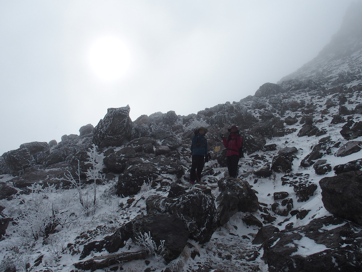 雪と風、紅葉登山をなめてました＜11月はじめの那須岳＞4